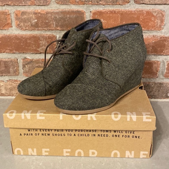 TOMS-SZ 8 Desert Wedge Olive Herringbone - Picture 1 of 6